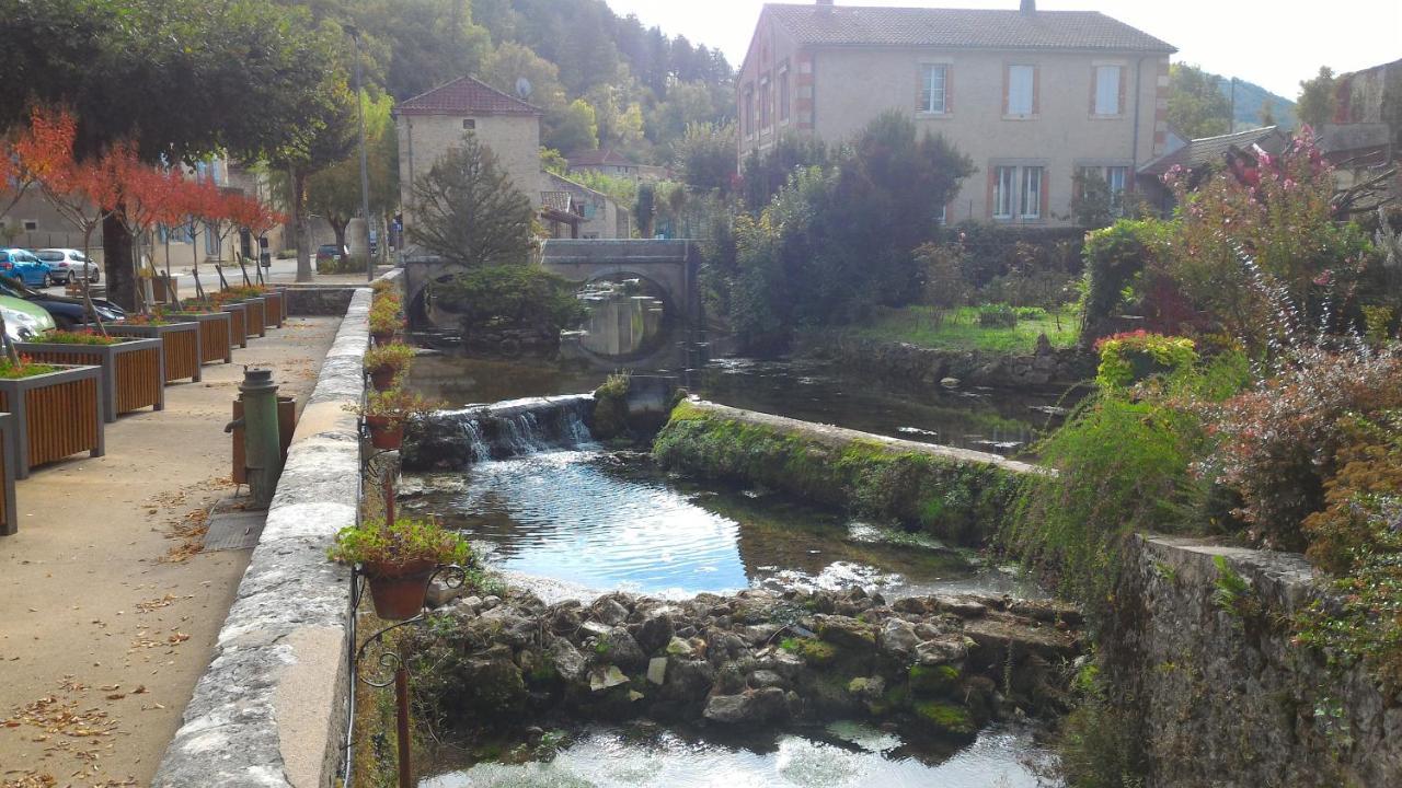 Maison Sur Le Lot Saint-Vincent-Rive-dʼOlt 외부 사진